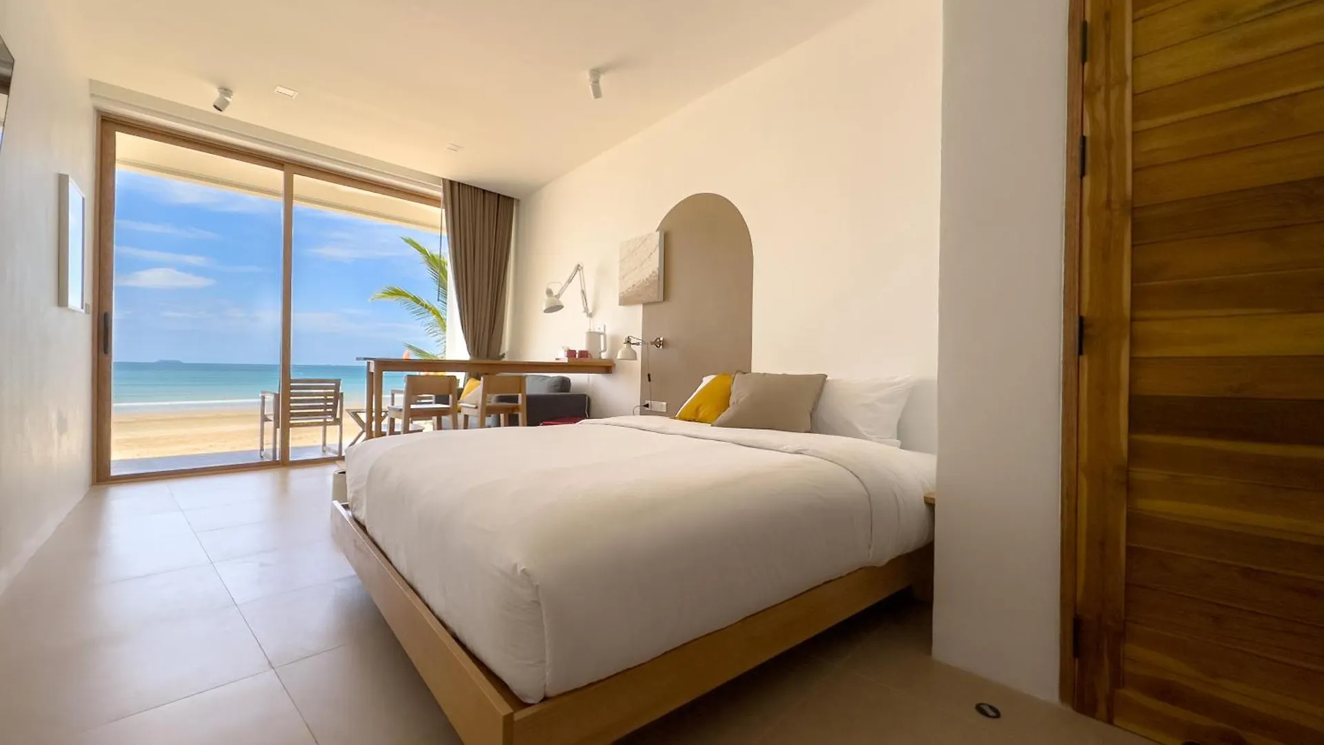 Lovelytheroom Ko Lanta